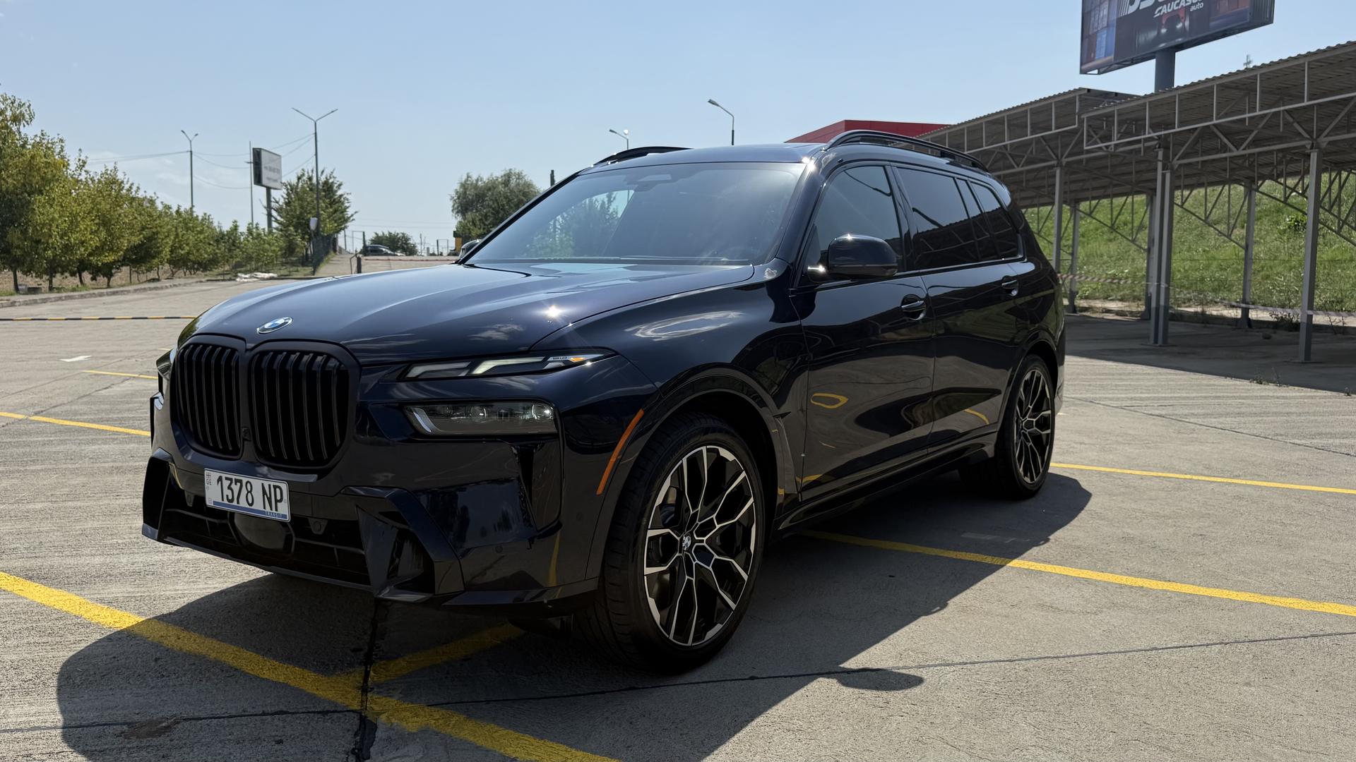 BMW X7 2023 — photo 2