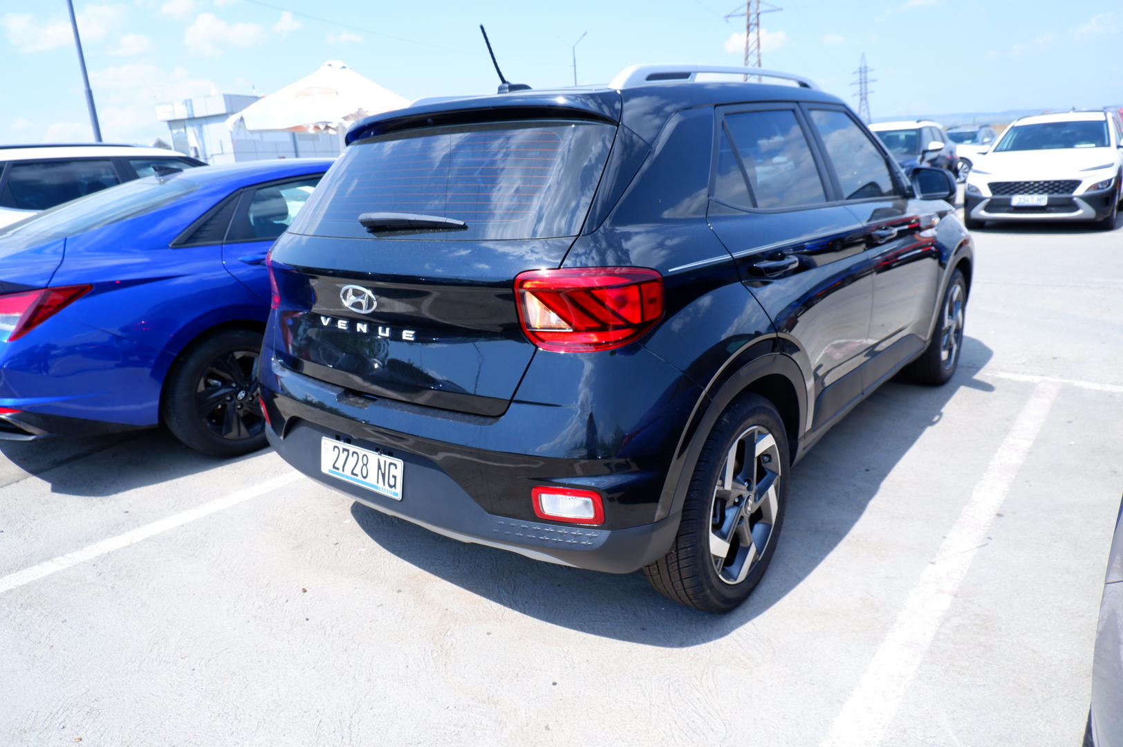 Hyundai Venue 2023 — photo 2