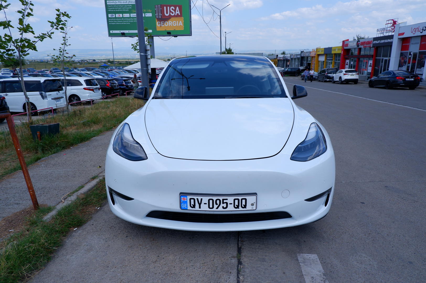 Tesla Model Y 2022 — photo 2