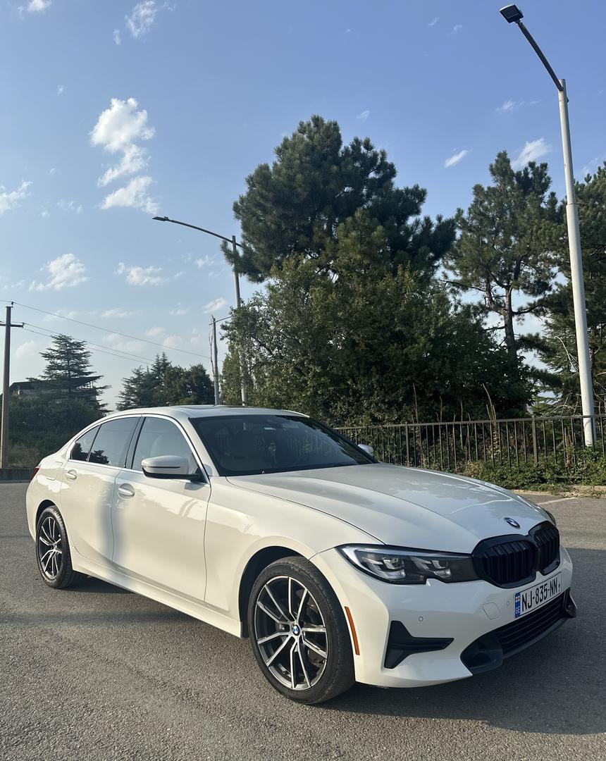 BMW 330 2019 — photo 2