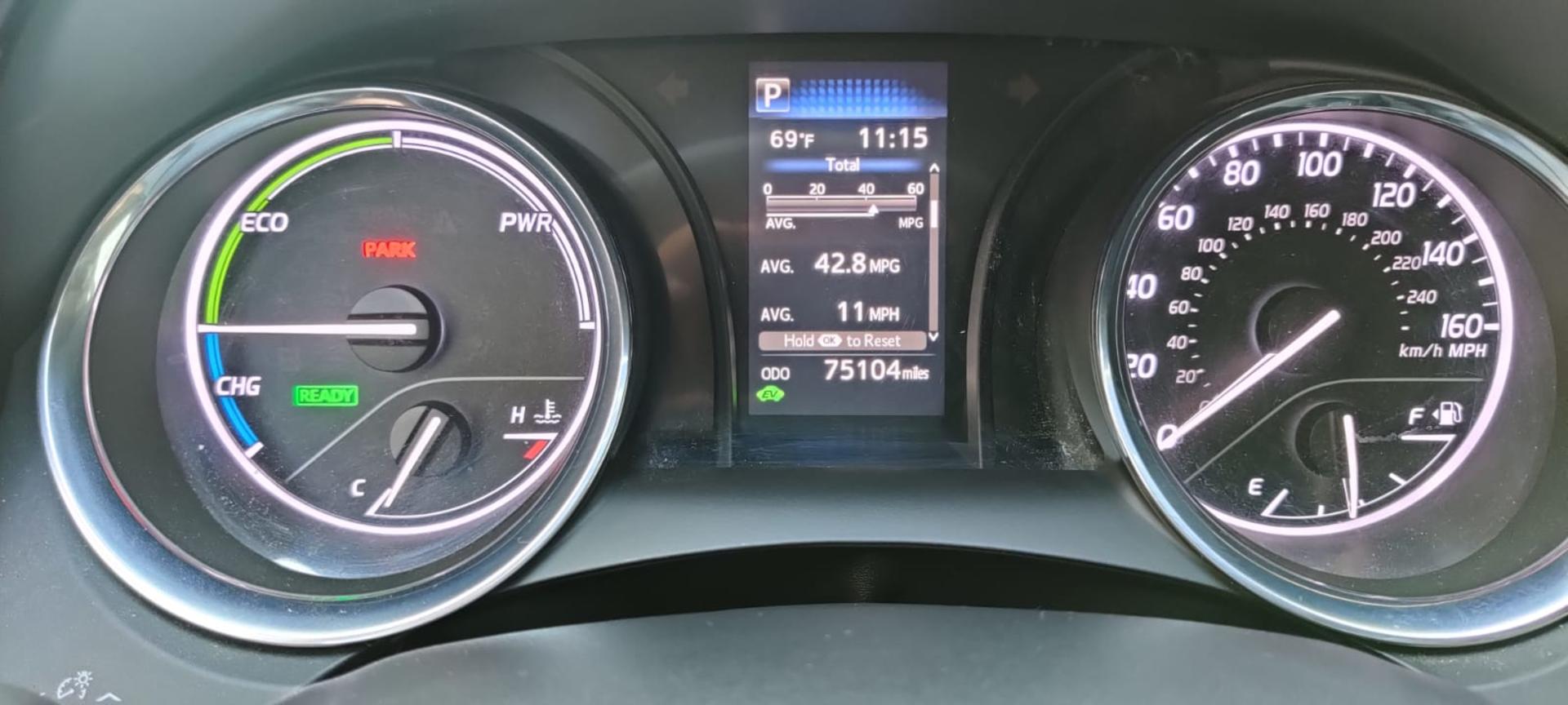 Toyota Camry 2020 — photo 2