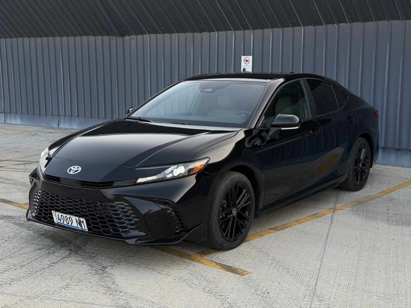Toyota Camry 2024 — photo 2