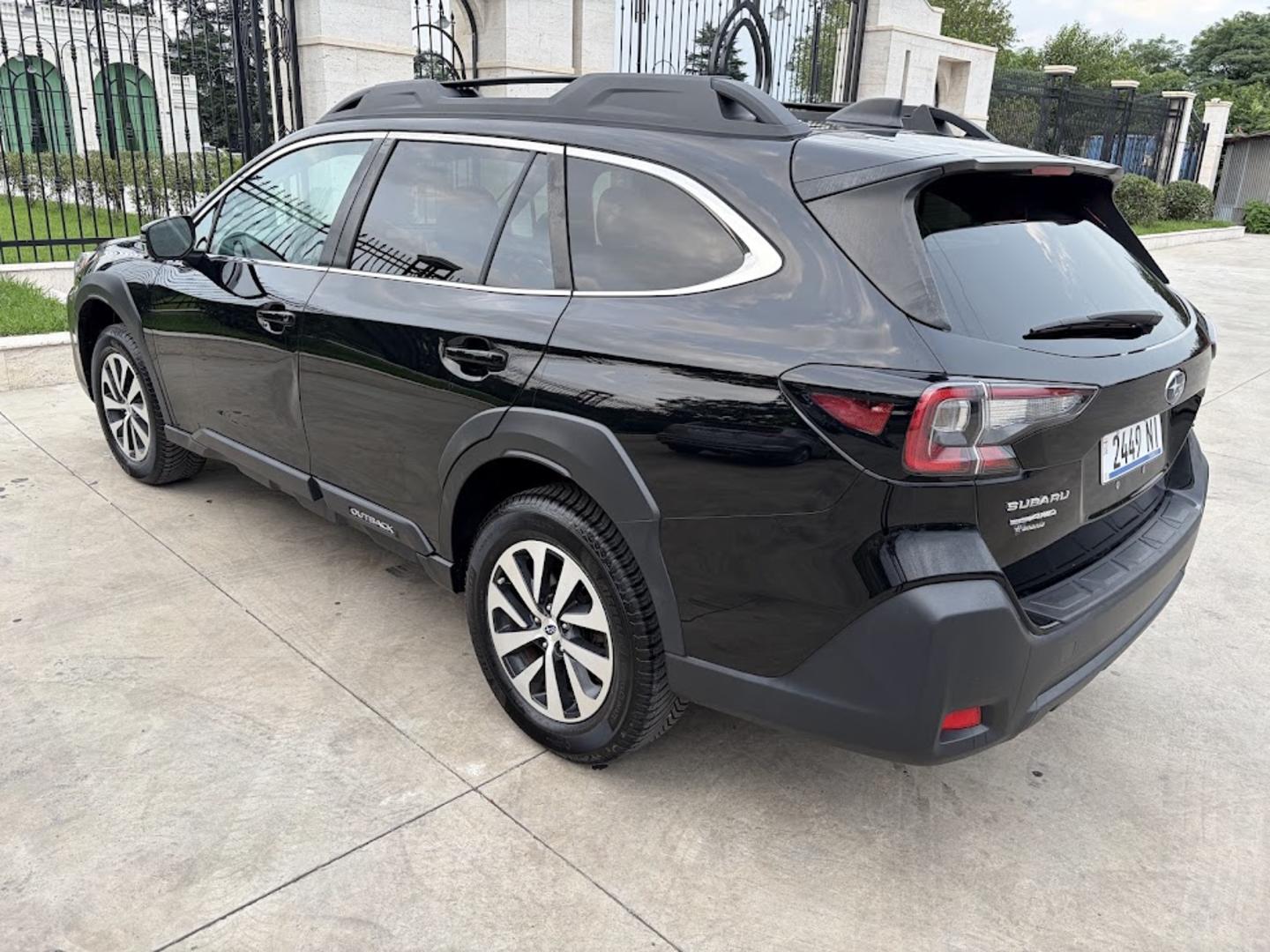Subaru Outback 2022 — photo 2