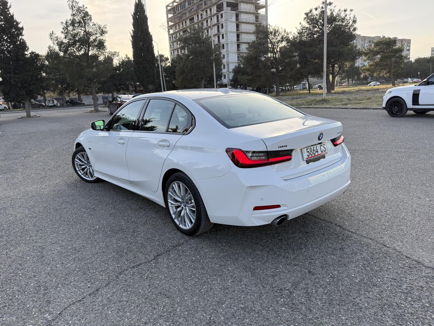 BMW 330