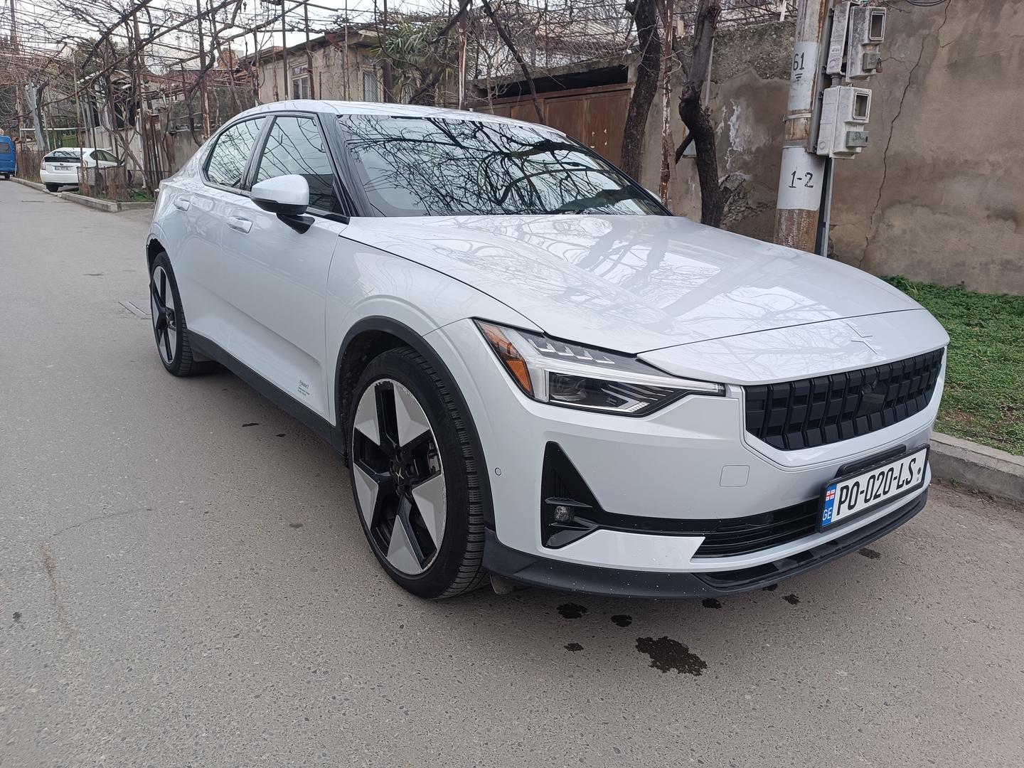 Polestar 2 2022 — photo 2