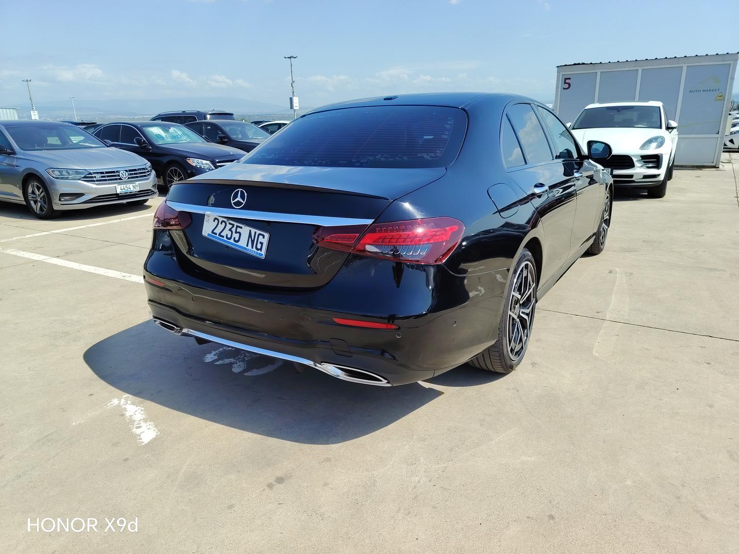 Mercedes-Benz E 350 2023 — photo 2