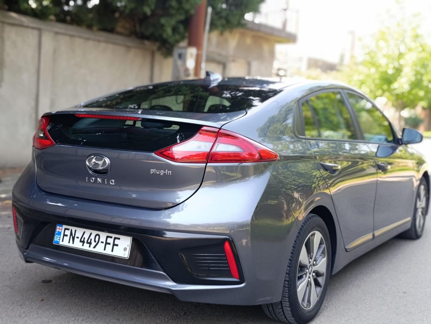 Hyundai Ioniq 2019 — photo 2