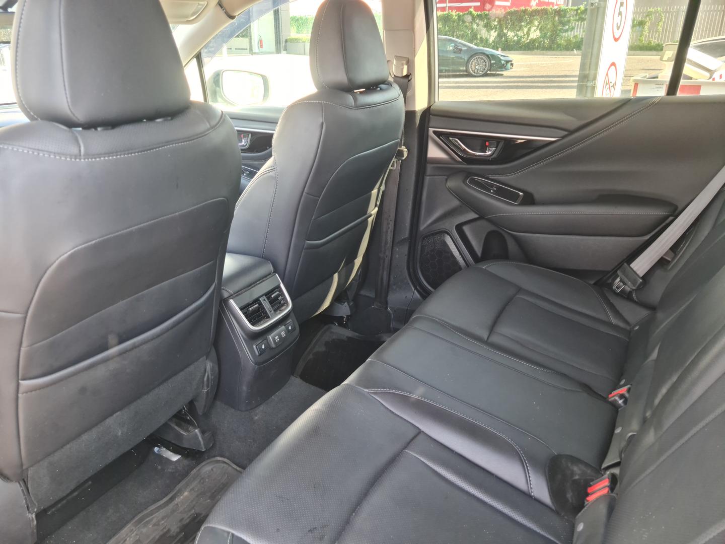 Subaru Outback 2020 — photo 2