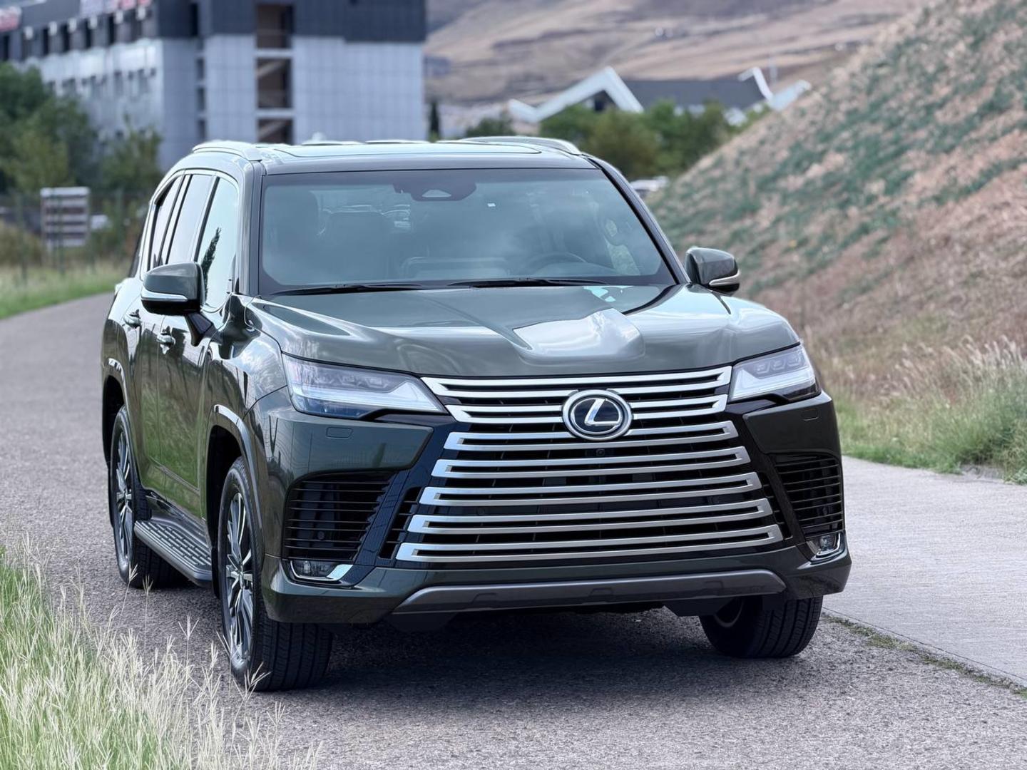 Lexus LX600