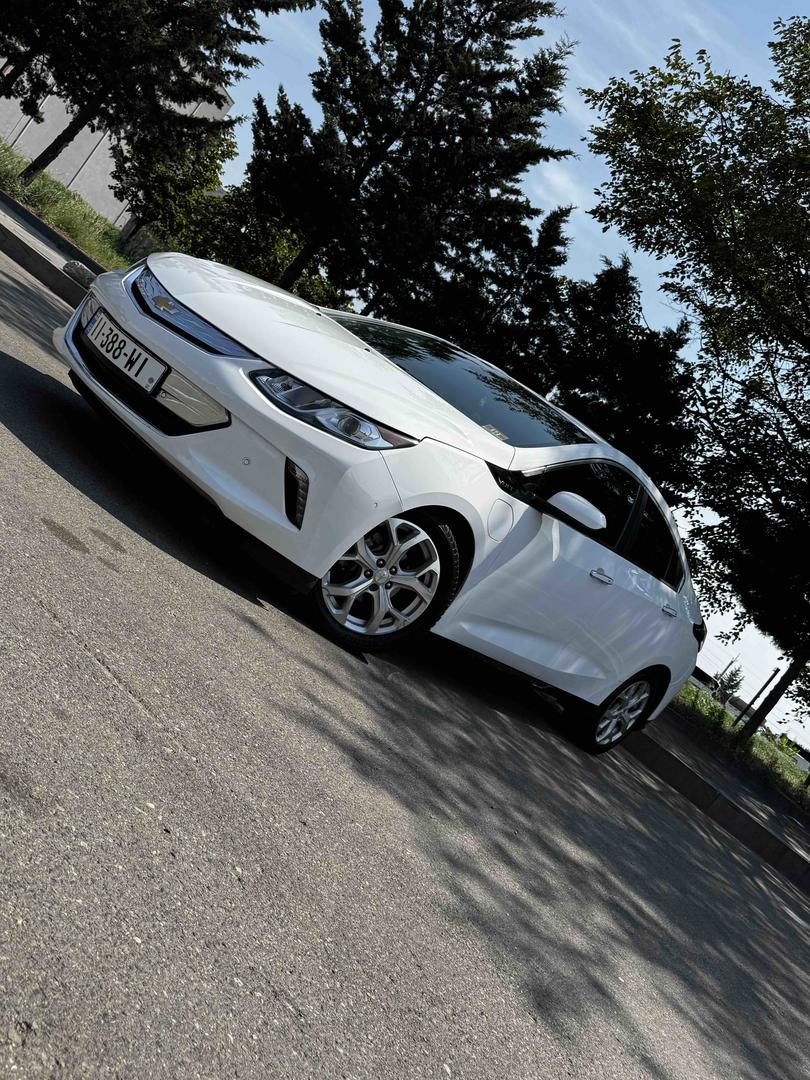 Chevrolet Volt 2016 — photo 2