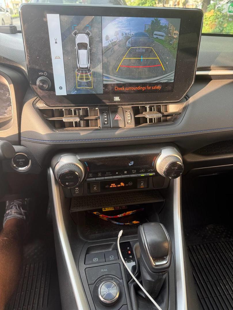 Toyota RAV4 2023 — photo 2