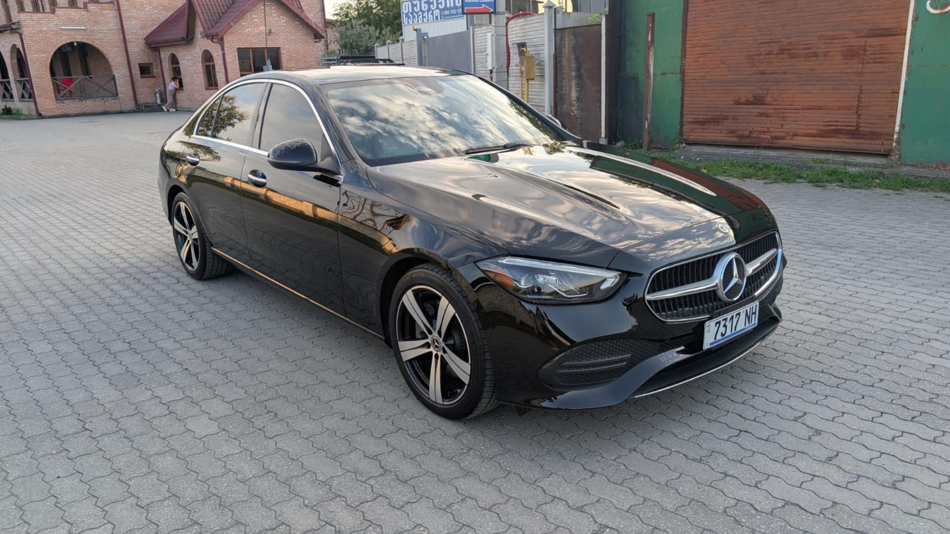 Mercedes-Benz C 300 2022 — photo 2