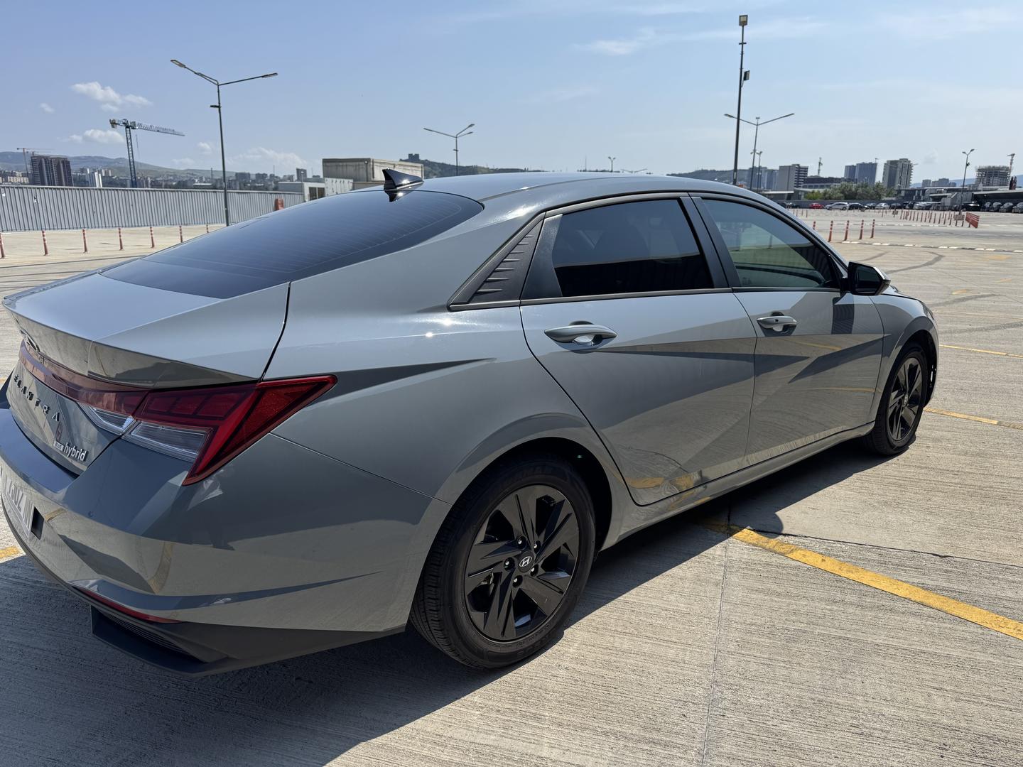 Hyundai Elantra 2021 — photo 2