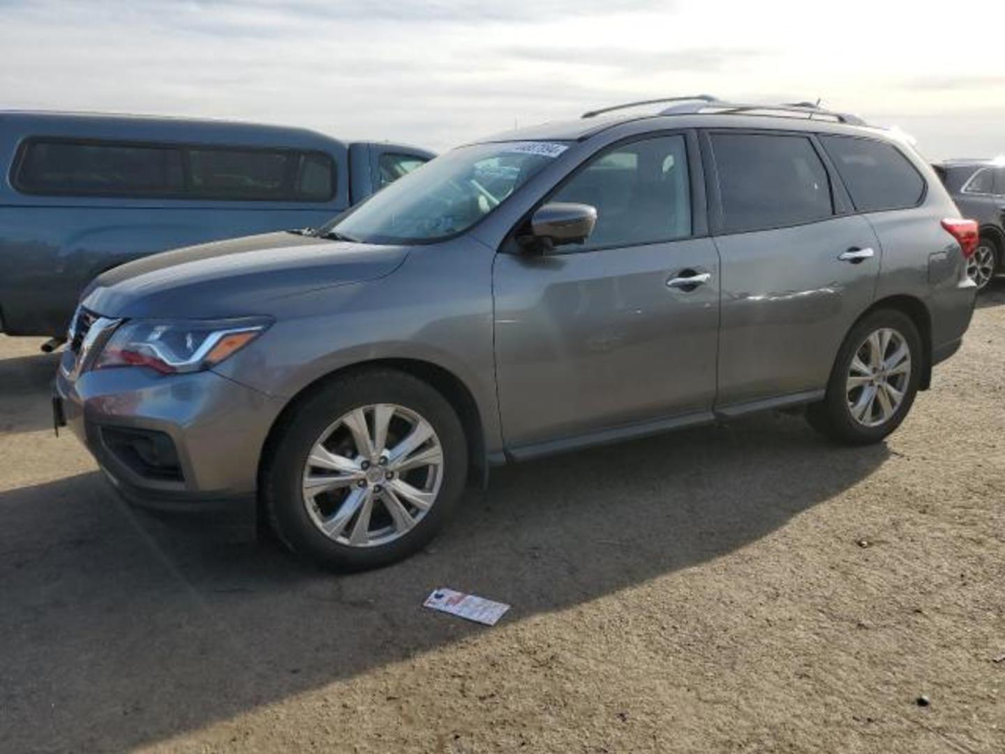 Nissan Pathfinder 2018 — photo 2