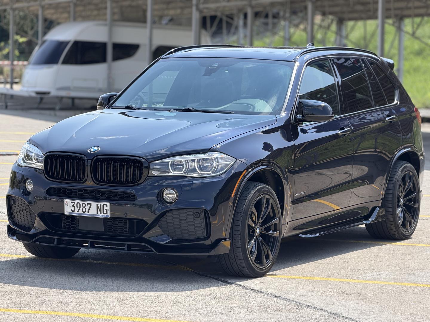 BMW X5 2017 — photo 2