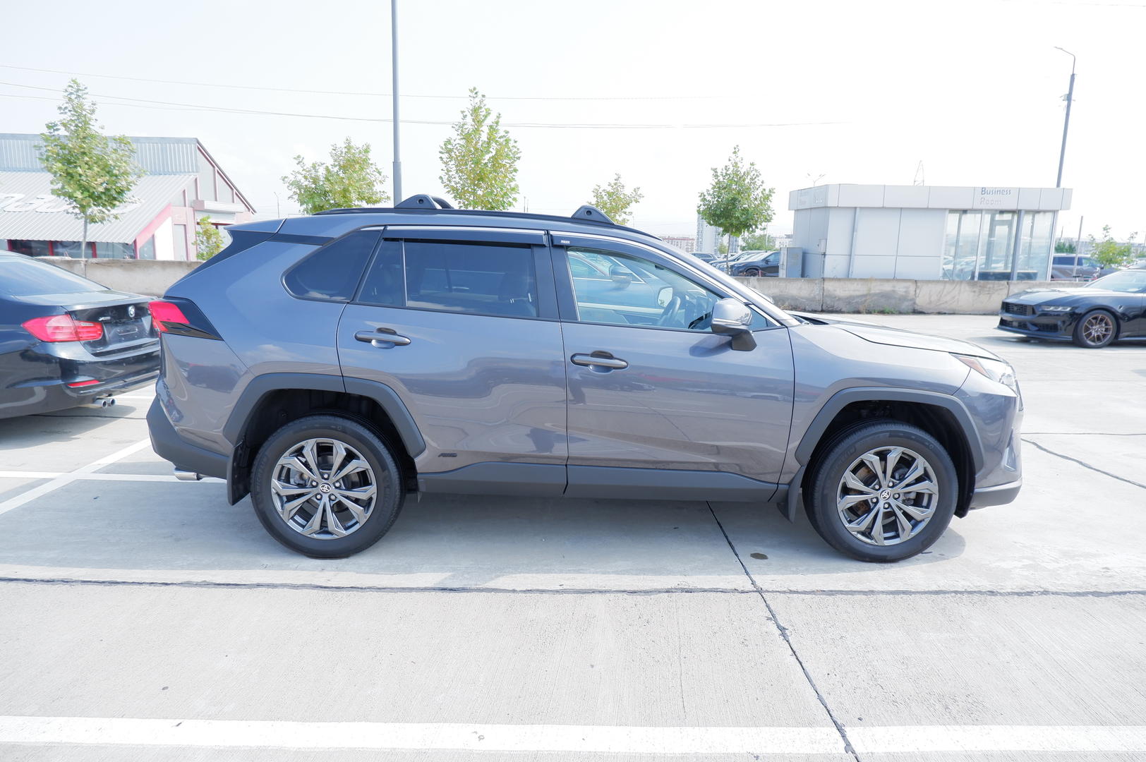 Toyota RAV4 2024 — photo 2