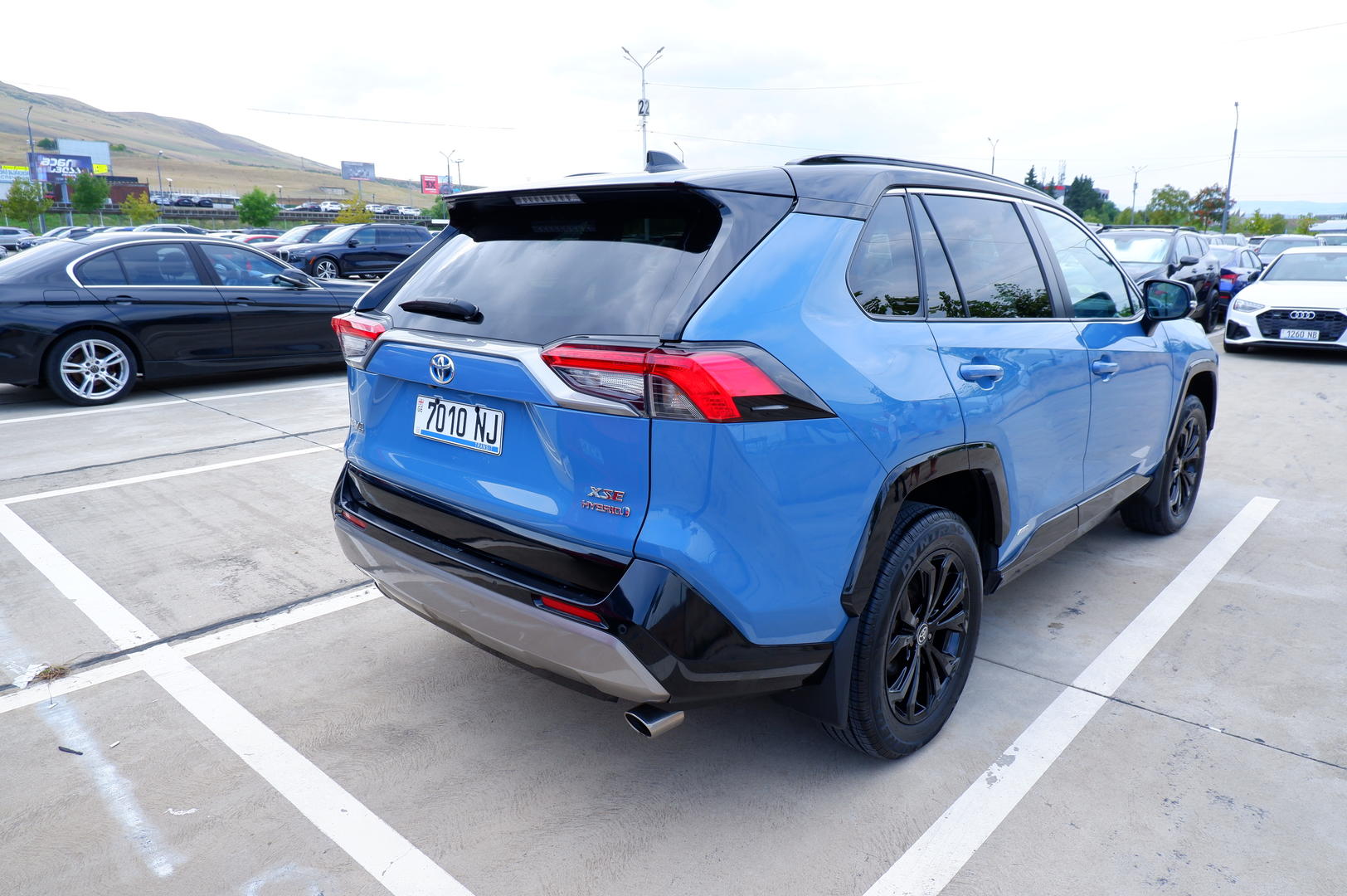 Toyota RAV4 2022 — photo 2