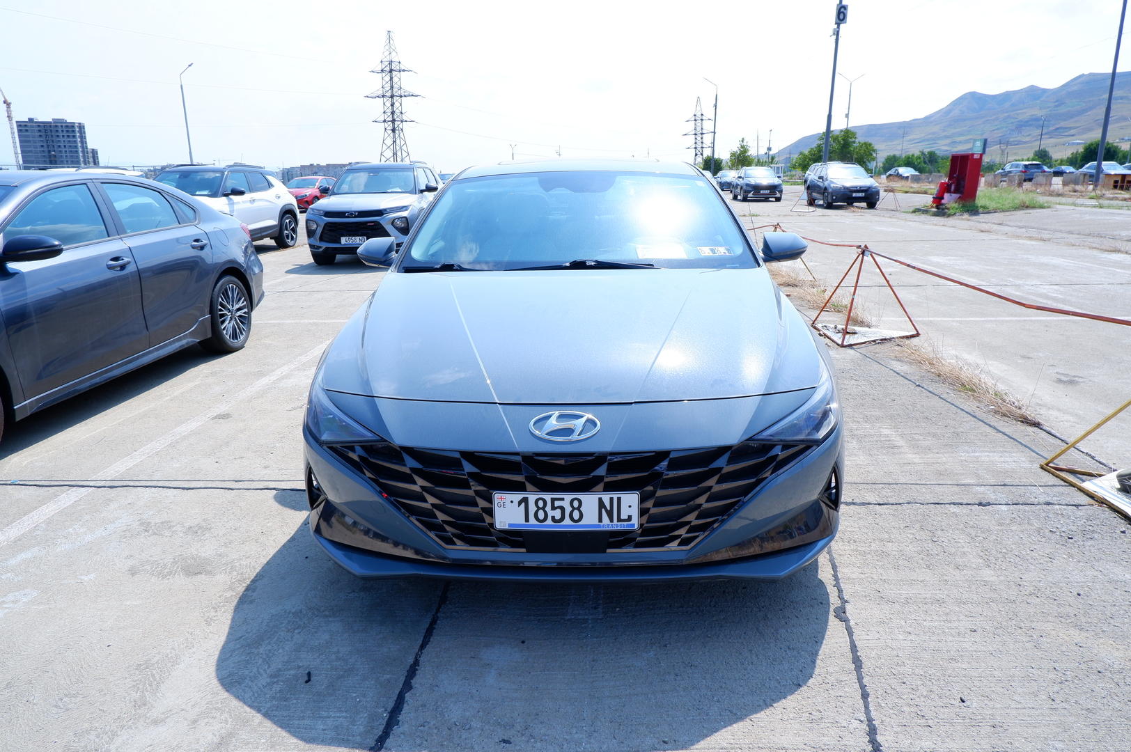 Hyundai Elantra 2022 — photo 2
