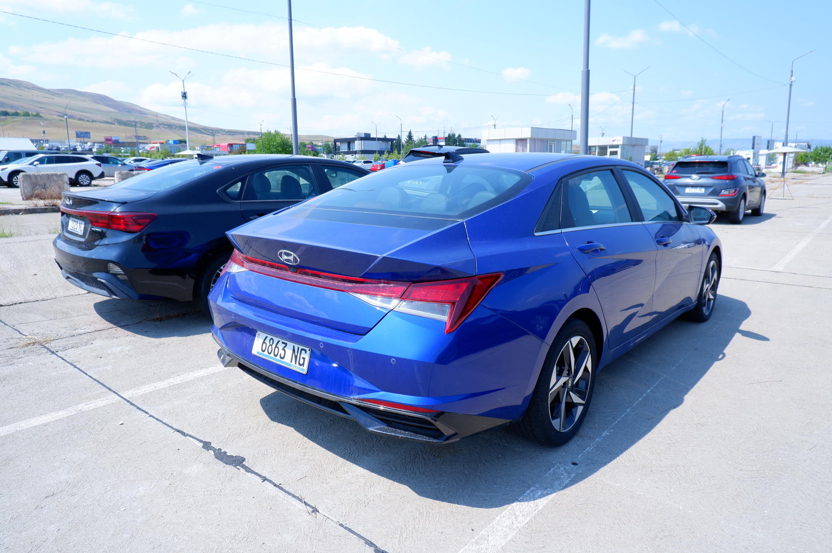 Hyundai Elantra 2022 — photo 2