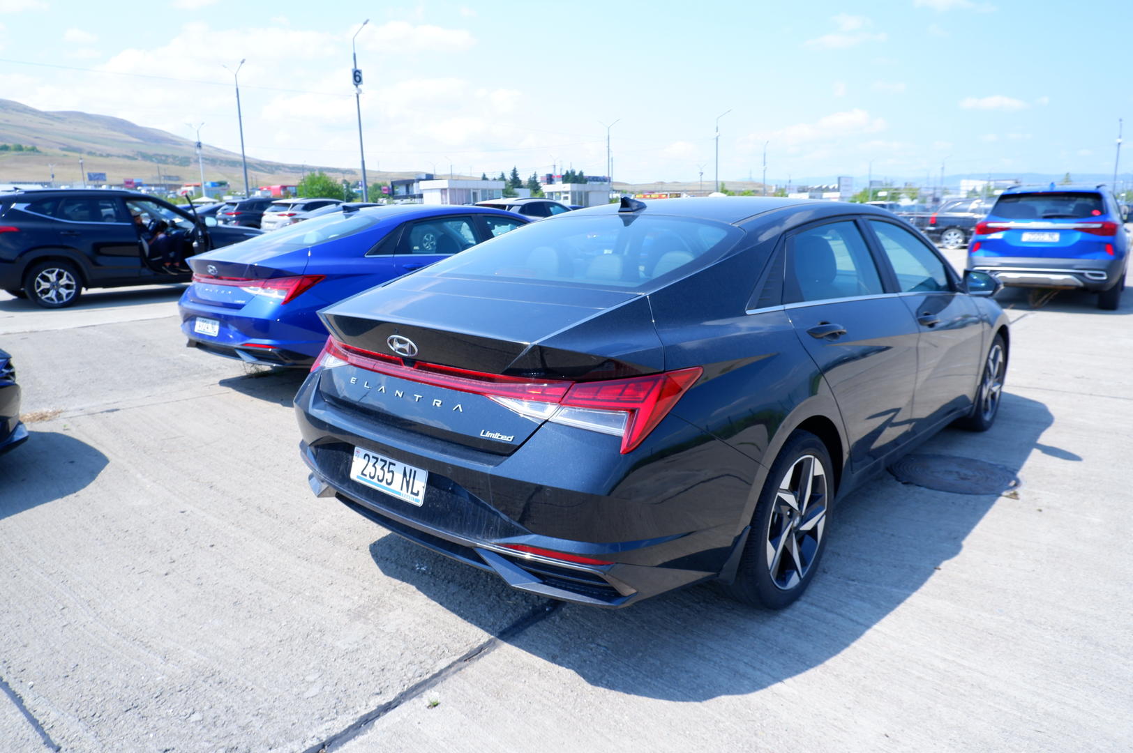 Hyundai Elantra 2022 — photo 2