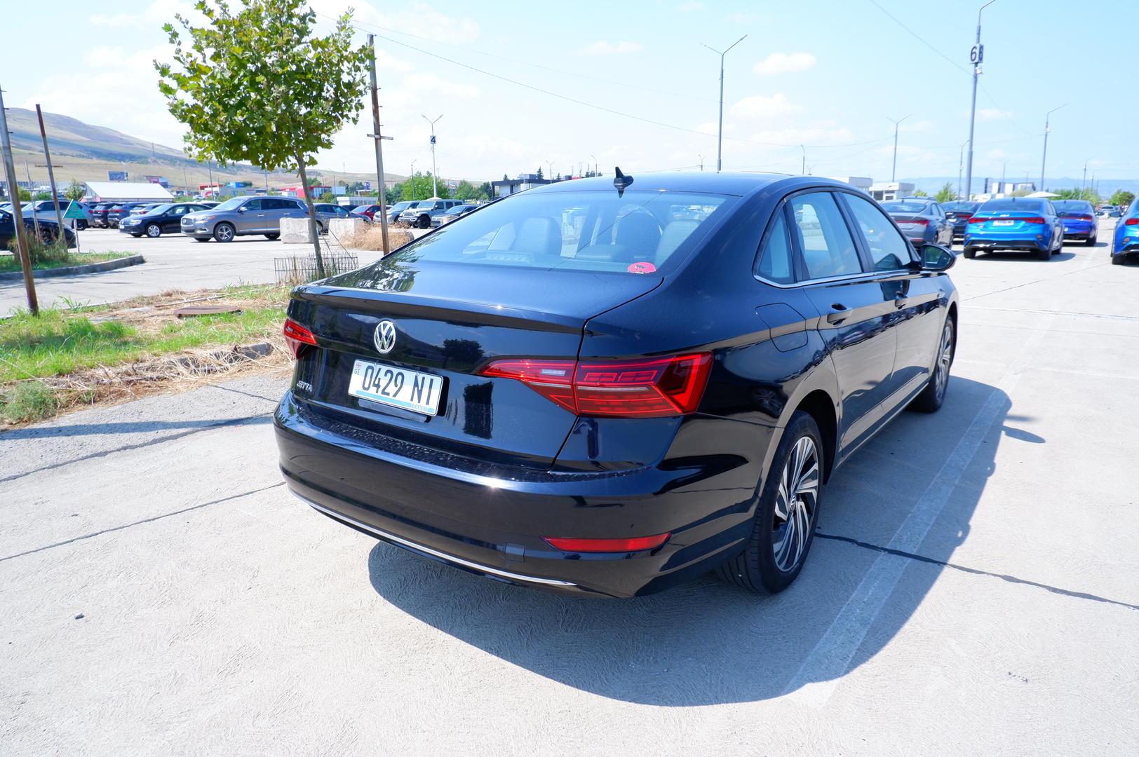Volkswagen Jetta 2021 — photo 2