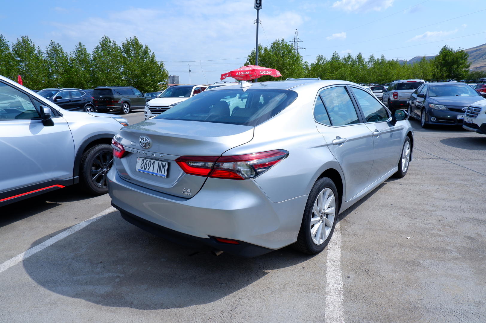 Toyota Camry 2021 — photo 2