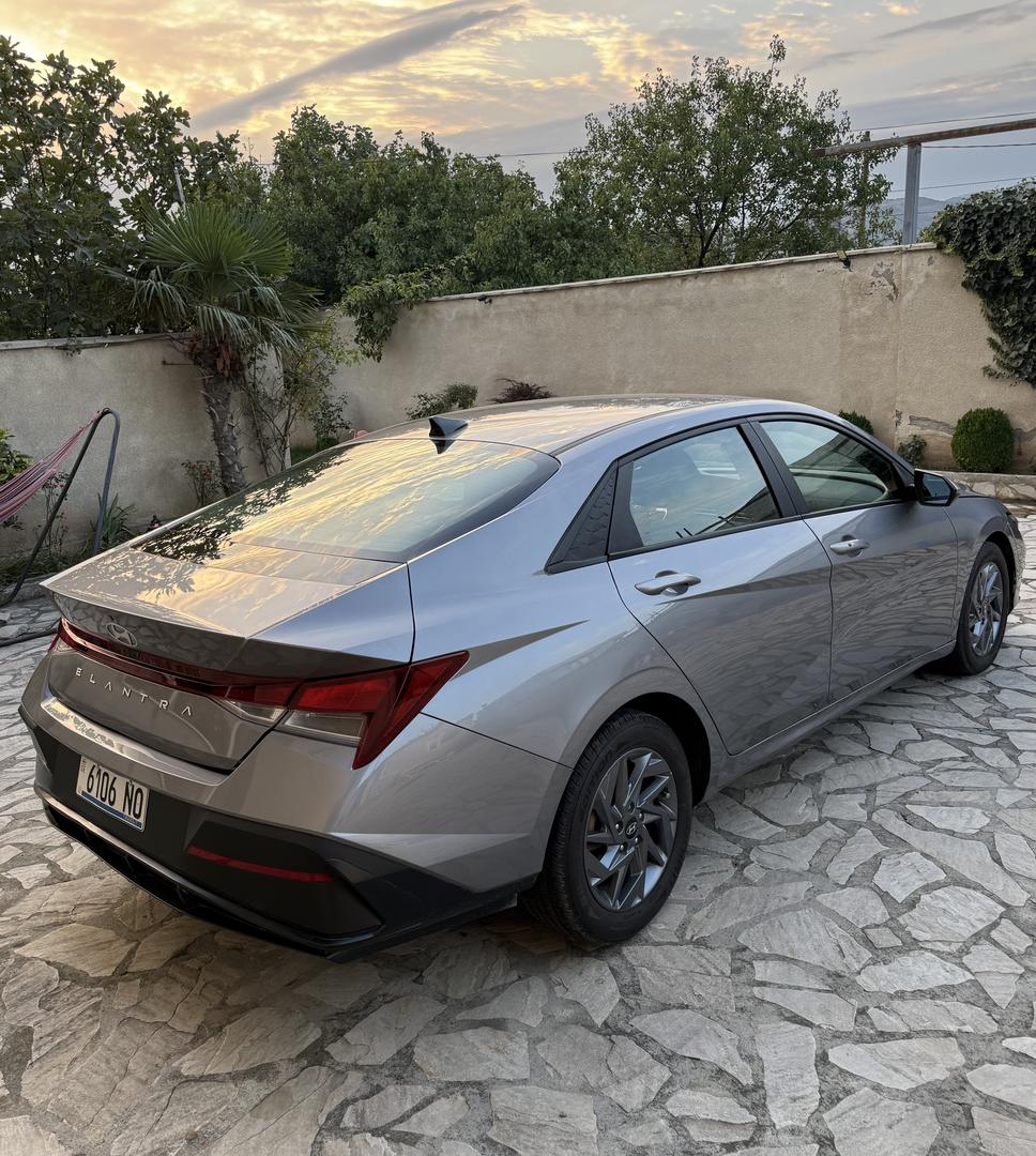 Hyundai Elantra 2024 — photo 2