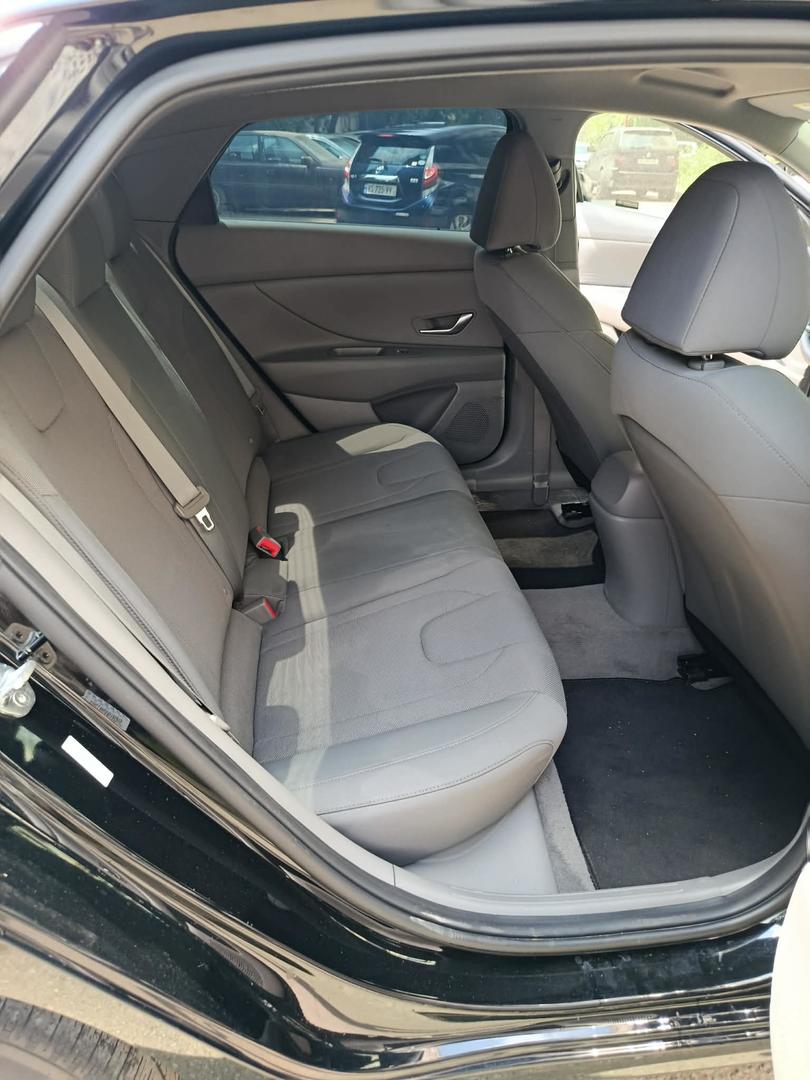 Hyundai Elantra 2021 — photo 2