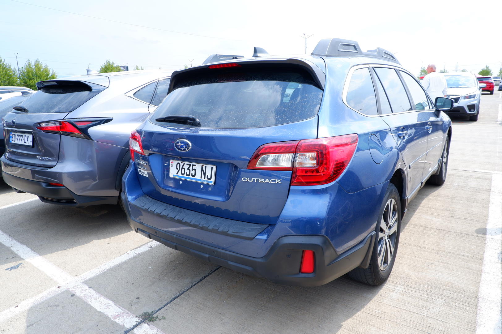 Subaru Outback 2019 — photo 2