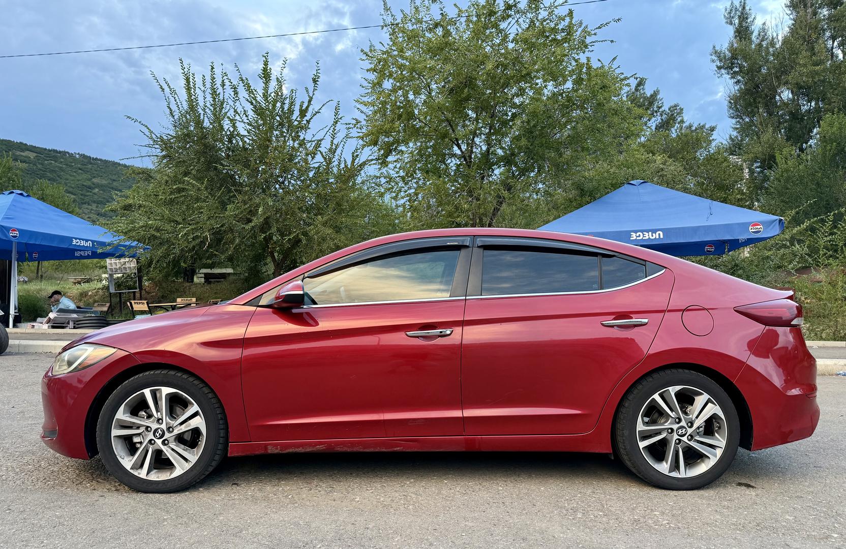 Hyundai Elantra 2017 — photo 2