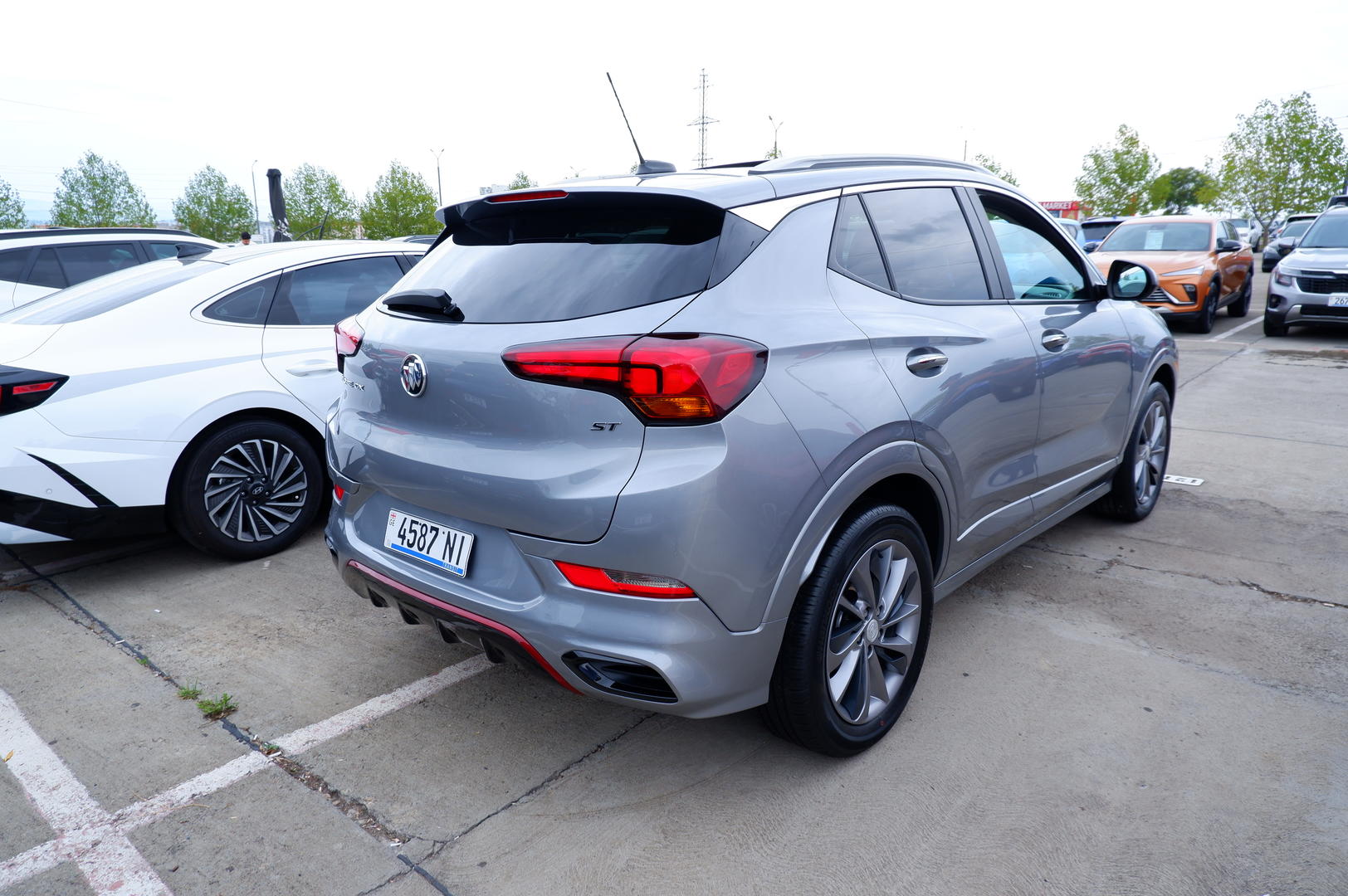 Buick Encore 2022 — photo 2