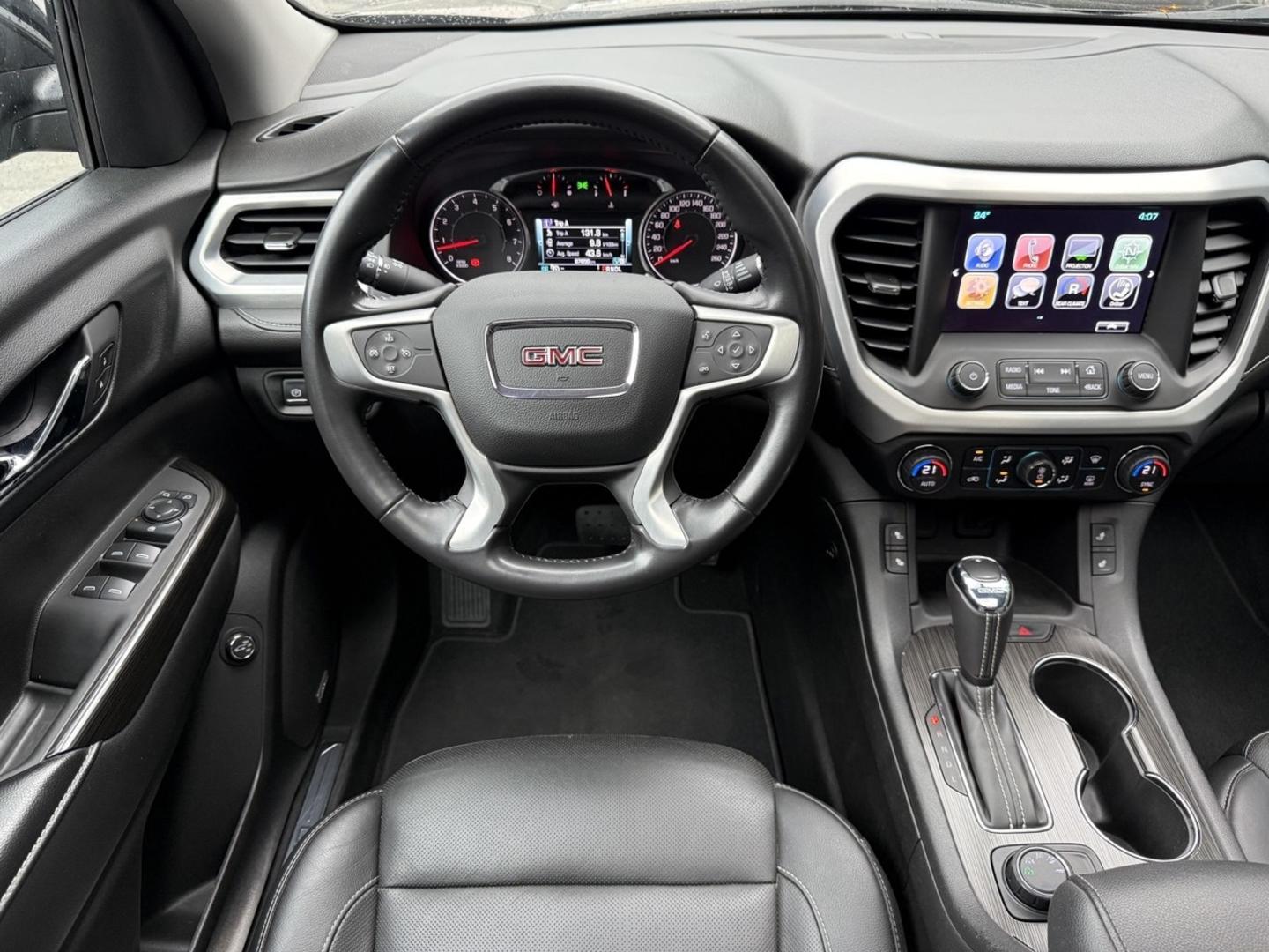 GMC Acadia 2018 — photo 2