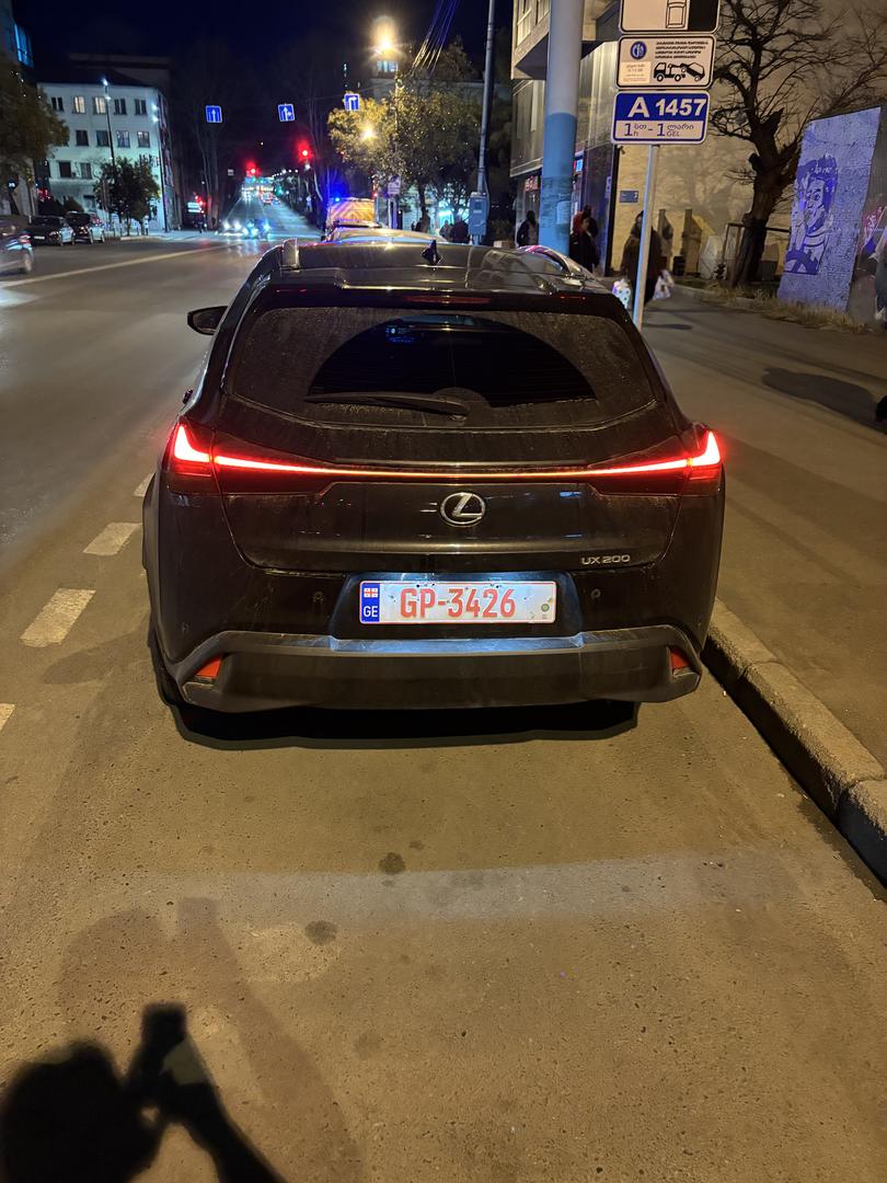 Lexus UX 200 2021 — photo 2