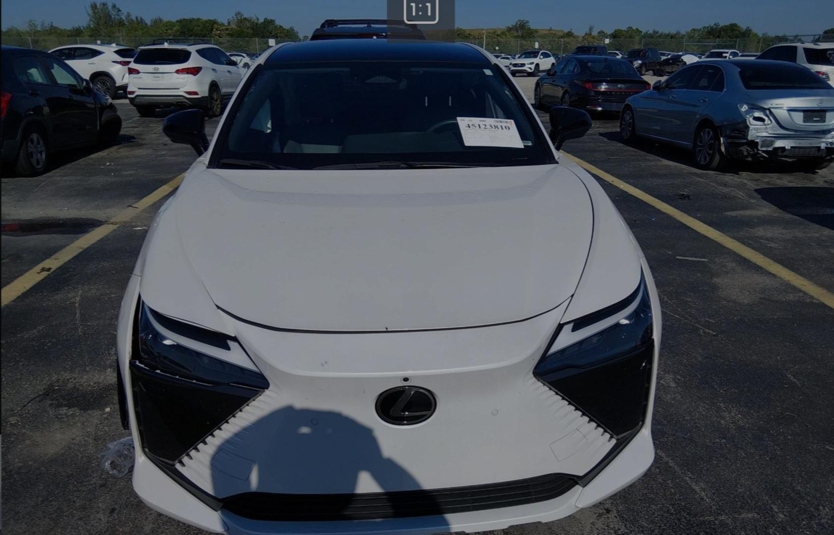 Lexus RZ 450e