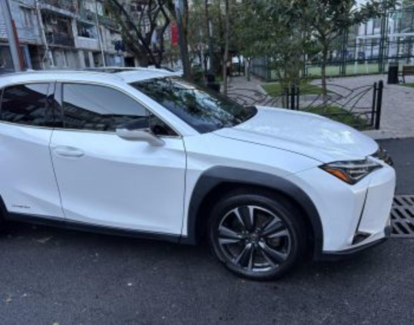 Lexus UX 200h