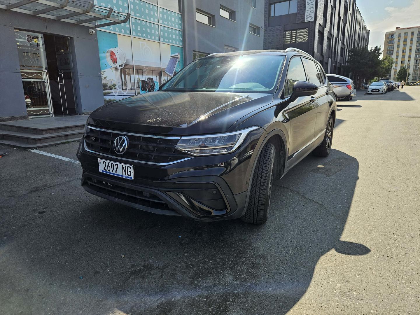 Volkswagen Tiguan 2024 — photo 2