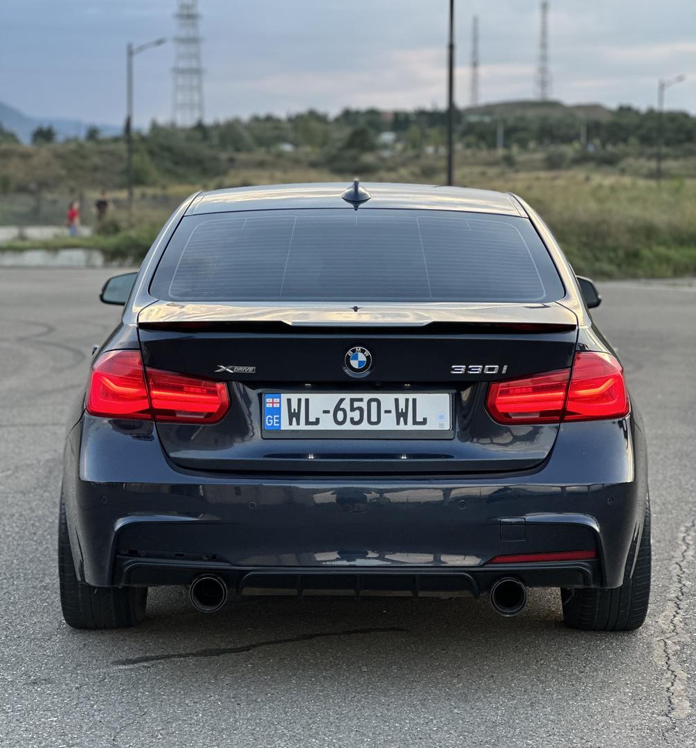BMW 330 2016 — photo 2