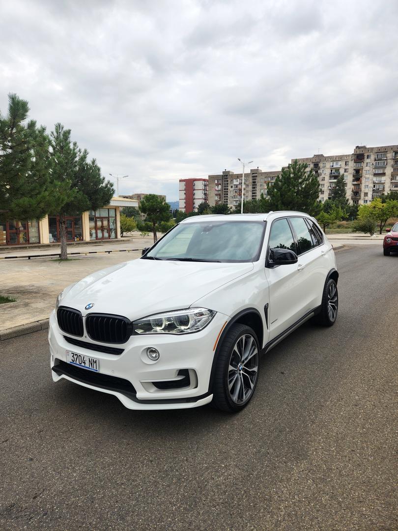 BMW X5 2017 — photo 2
