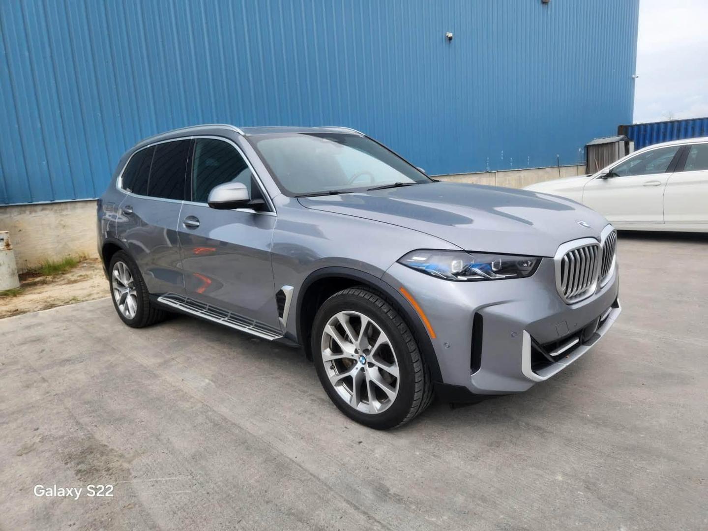 BMW X5 2025 — photo 2