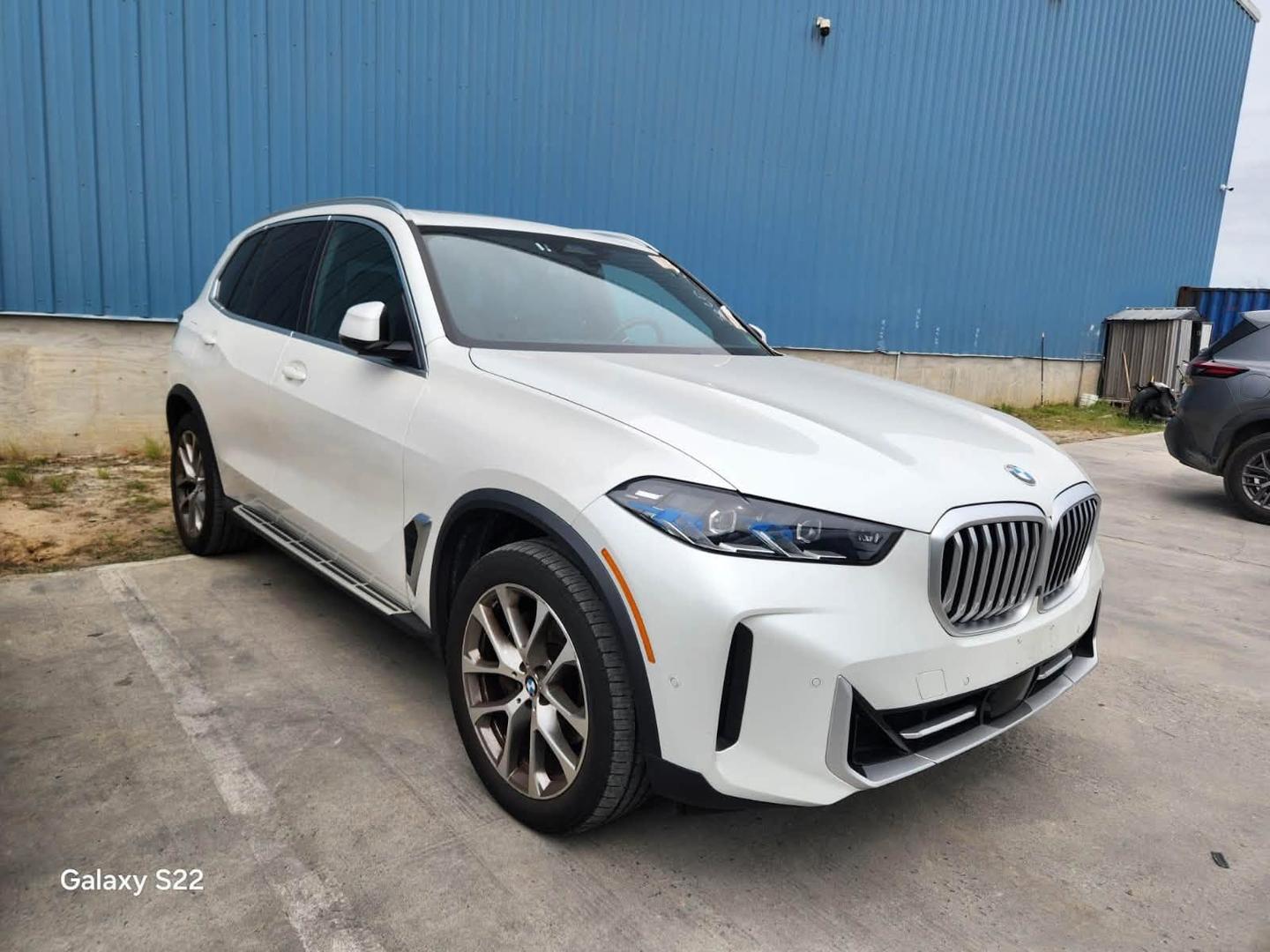 BMW X5 2025 — photo 2