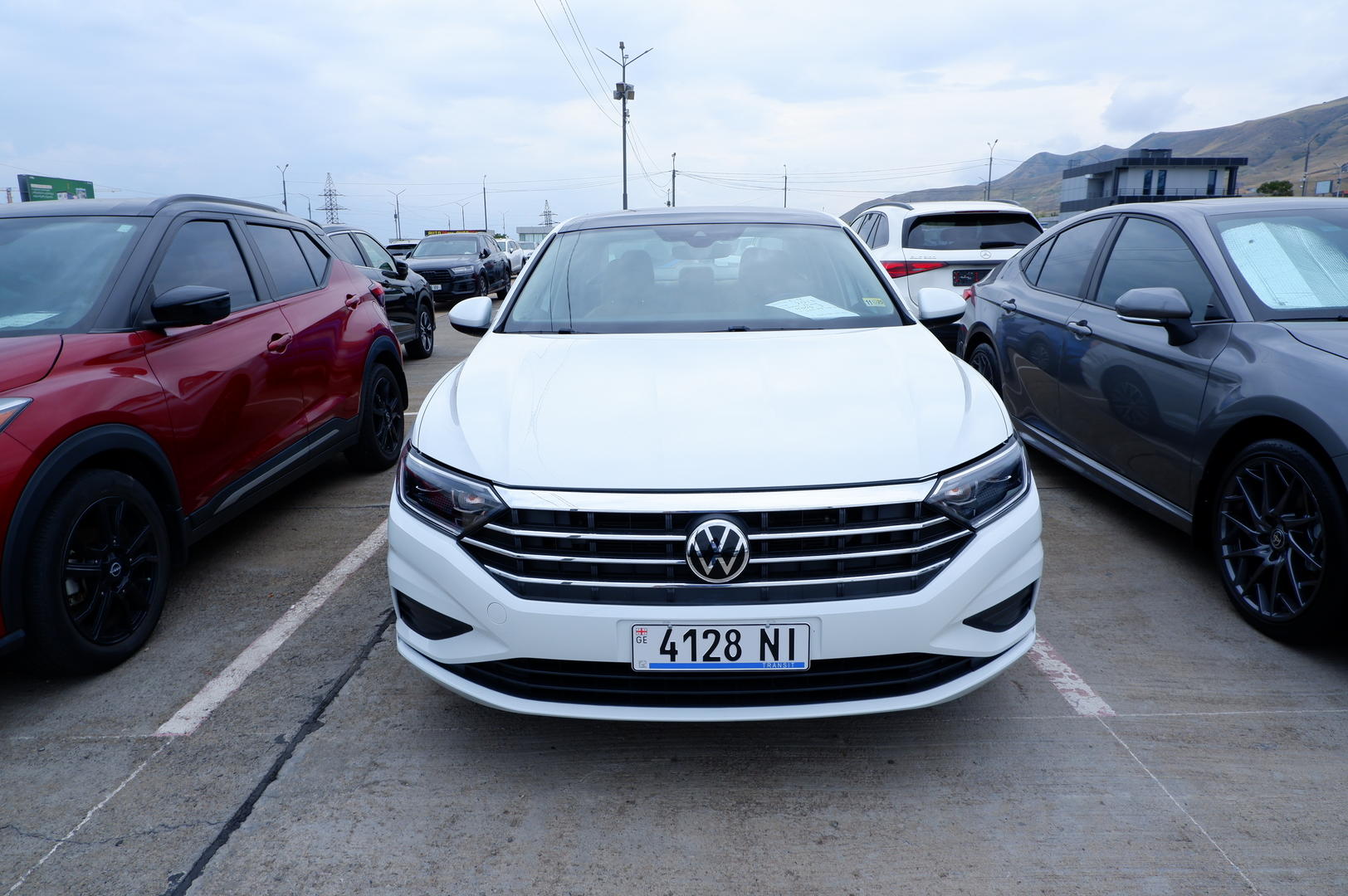 Volkswagen Jetta 2019 — photo 2