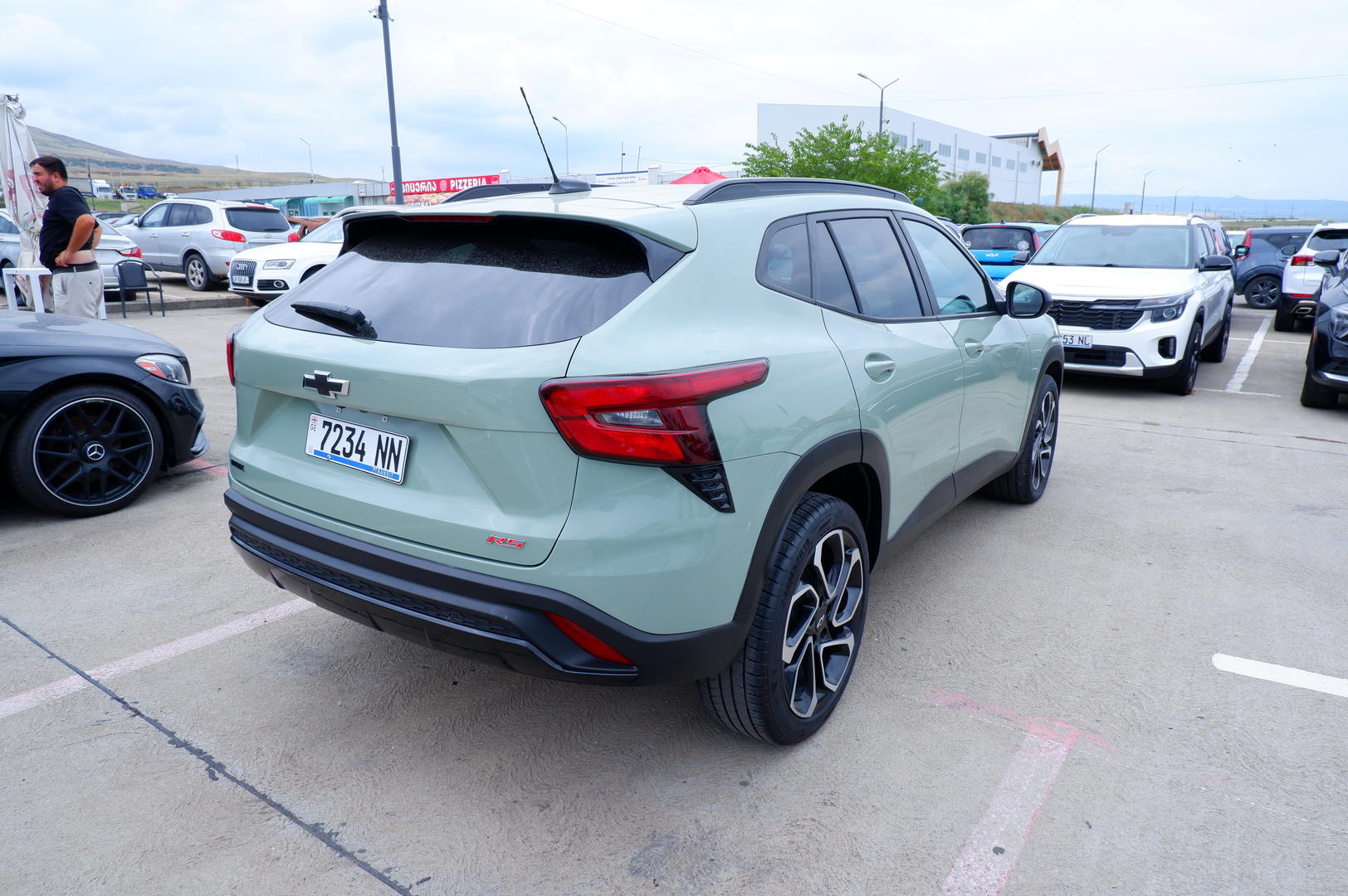 Chevrolet Trax 2023 — photo 2