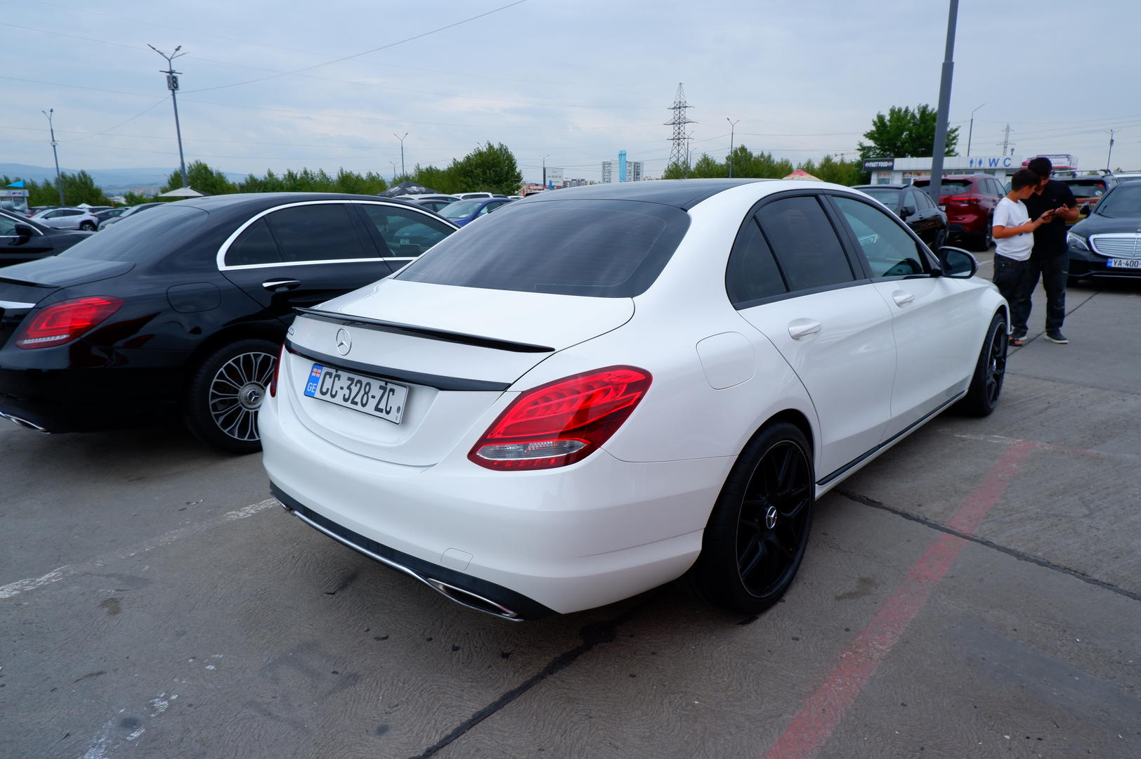 Mercedes-Benz C 300 2017 — photo 2