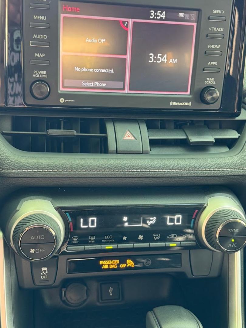 Toyota RAV4 2021 — photo 2