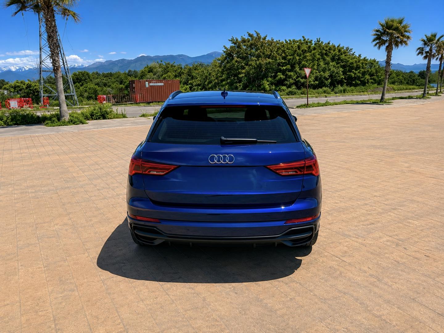 Audi Q3 2024 — photo 2