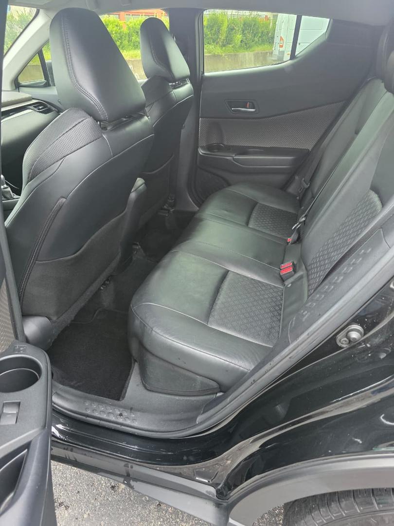 Toyota C-HR 2022 — photo 2