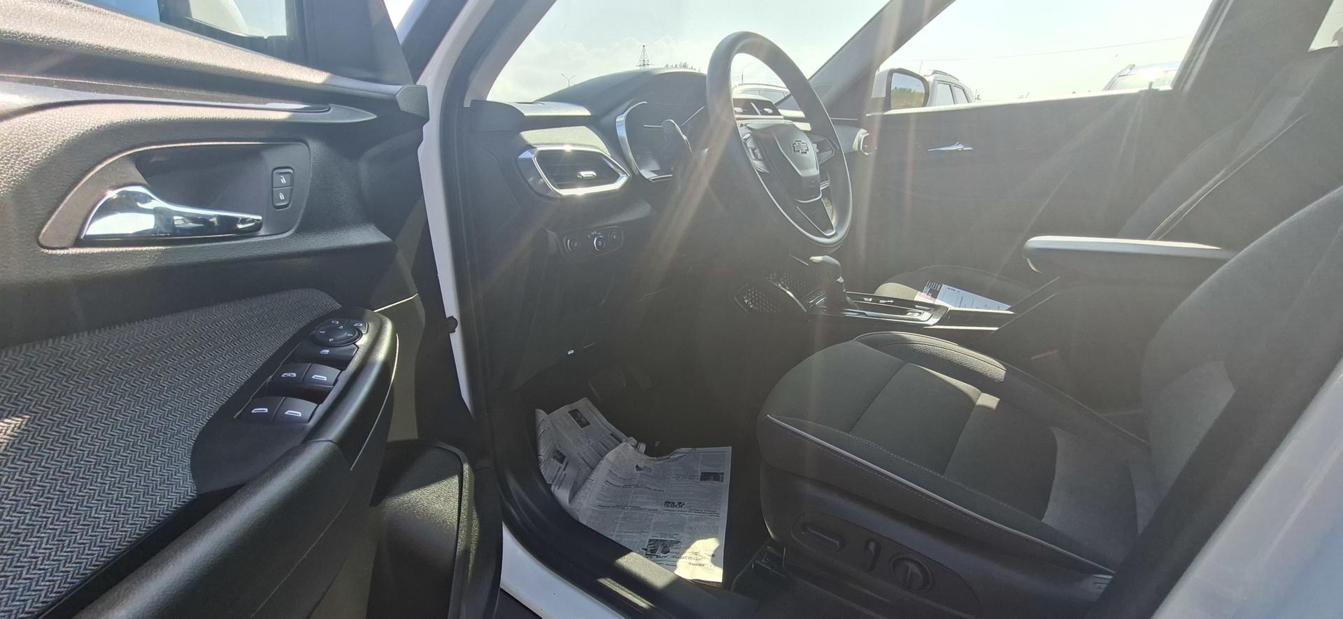 Chevrolet Trailblazer 2023 — photo 2