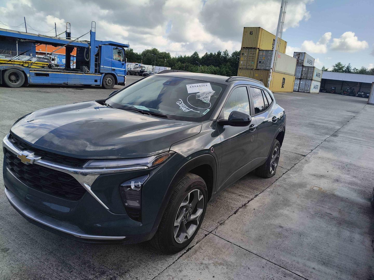 Chevrolet Trax 2027 — photo 2