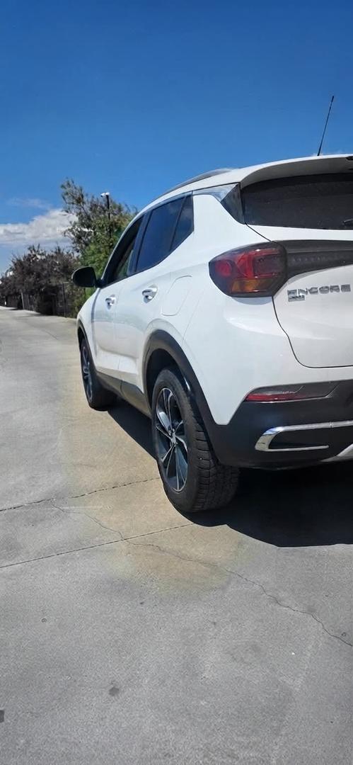 Buick Encore 2022 — photo 2