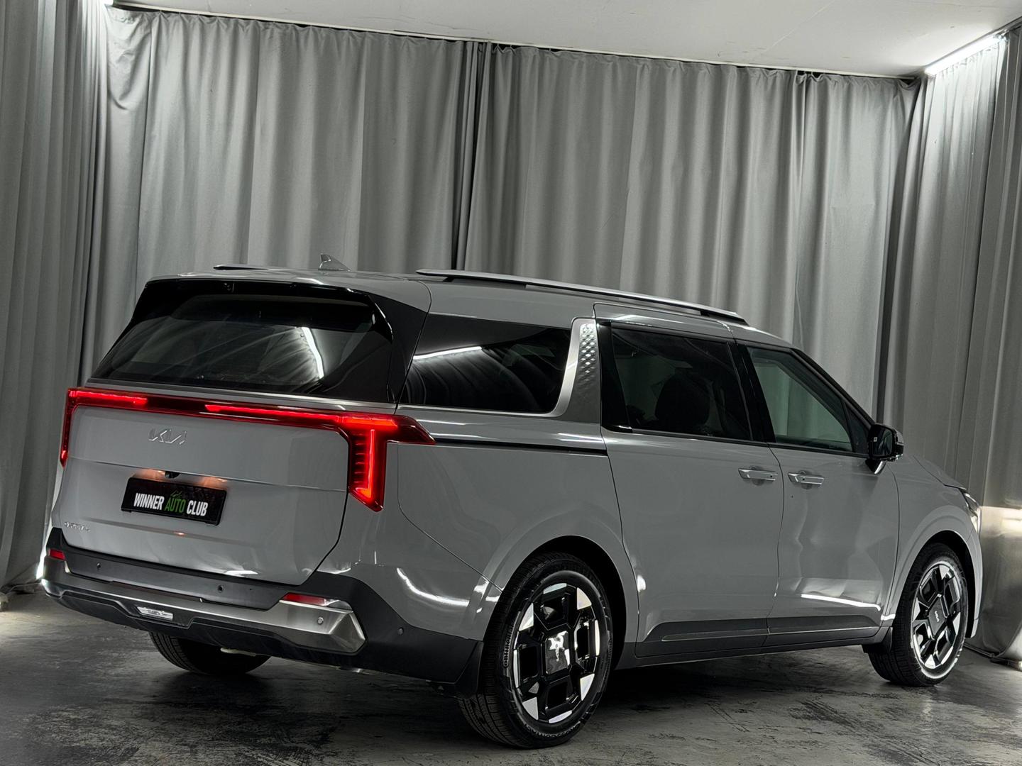 Kia Carnival 2025 — photo 2